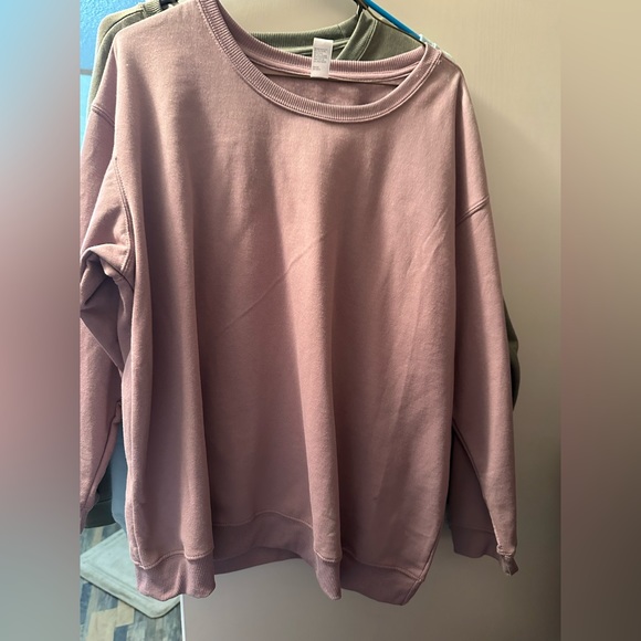 two sweat shirts never worn. 2xl - Picture 1 of 4